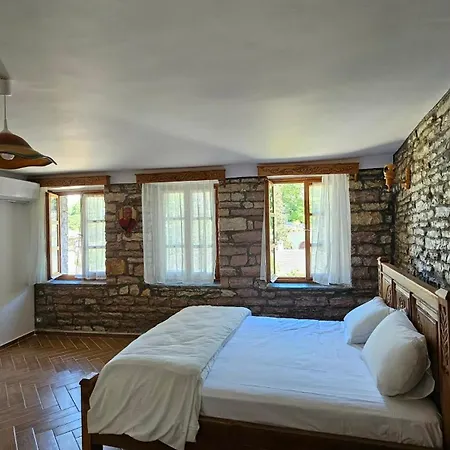 Anderr Stone Boutique * Gjirokastra